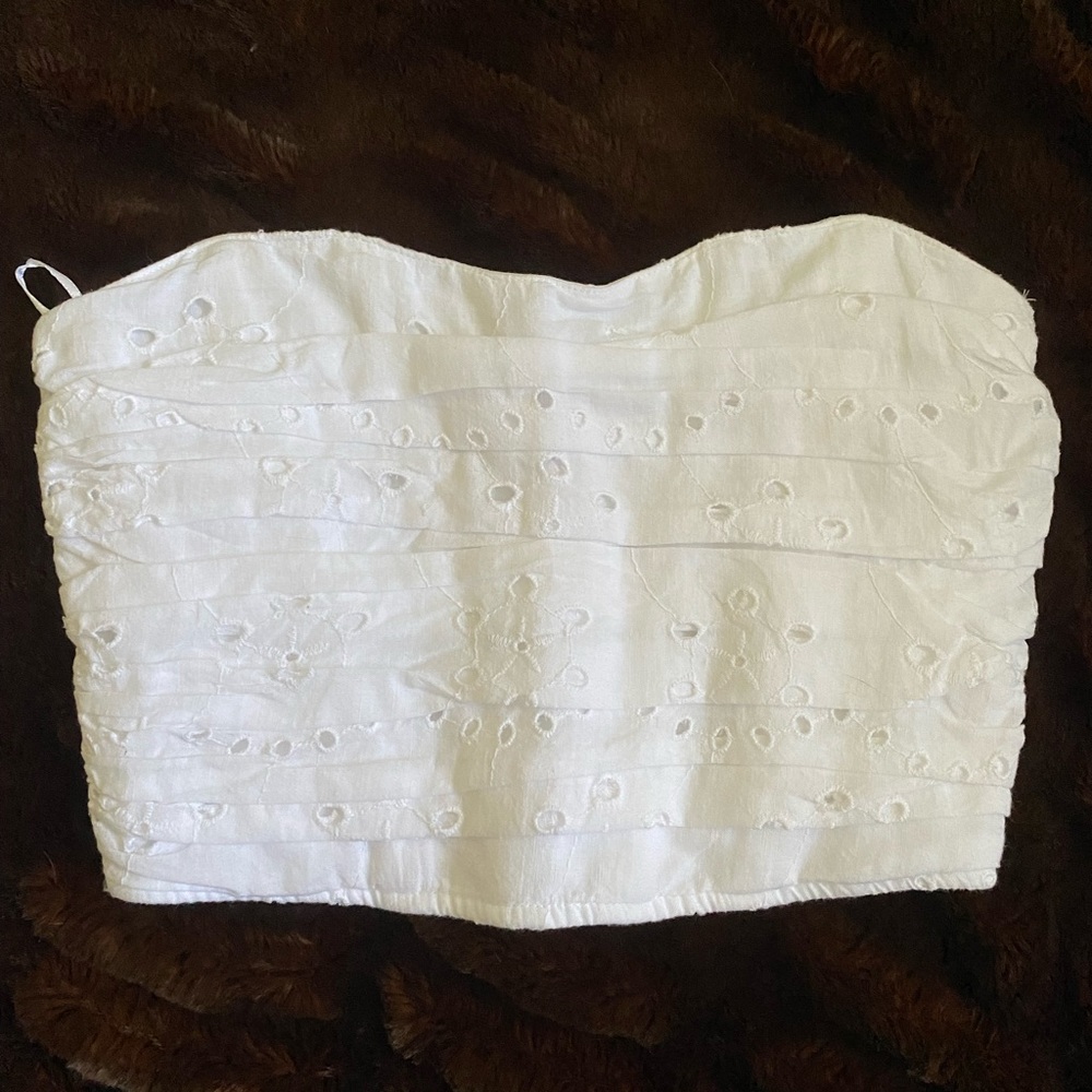 NWT Zara eyelet crop